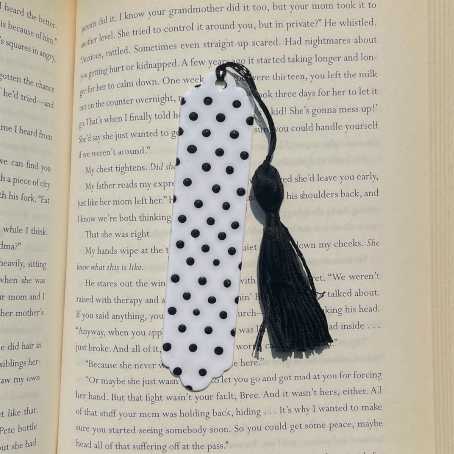 Black and White Dotted Bookmark